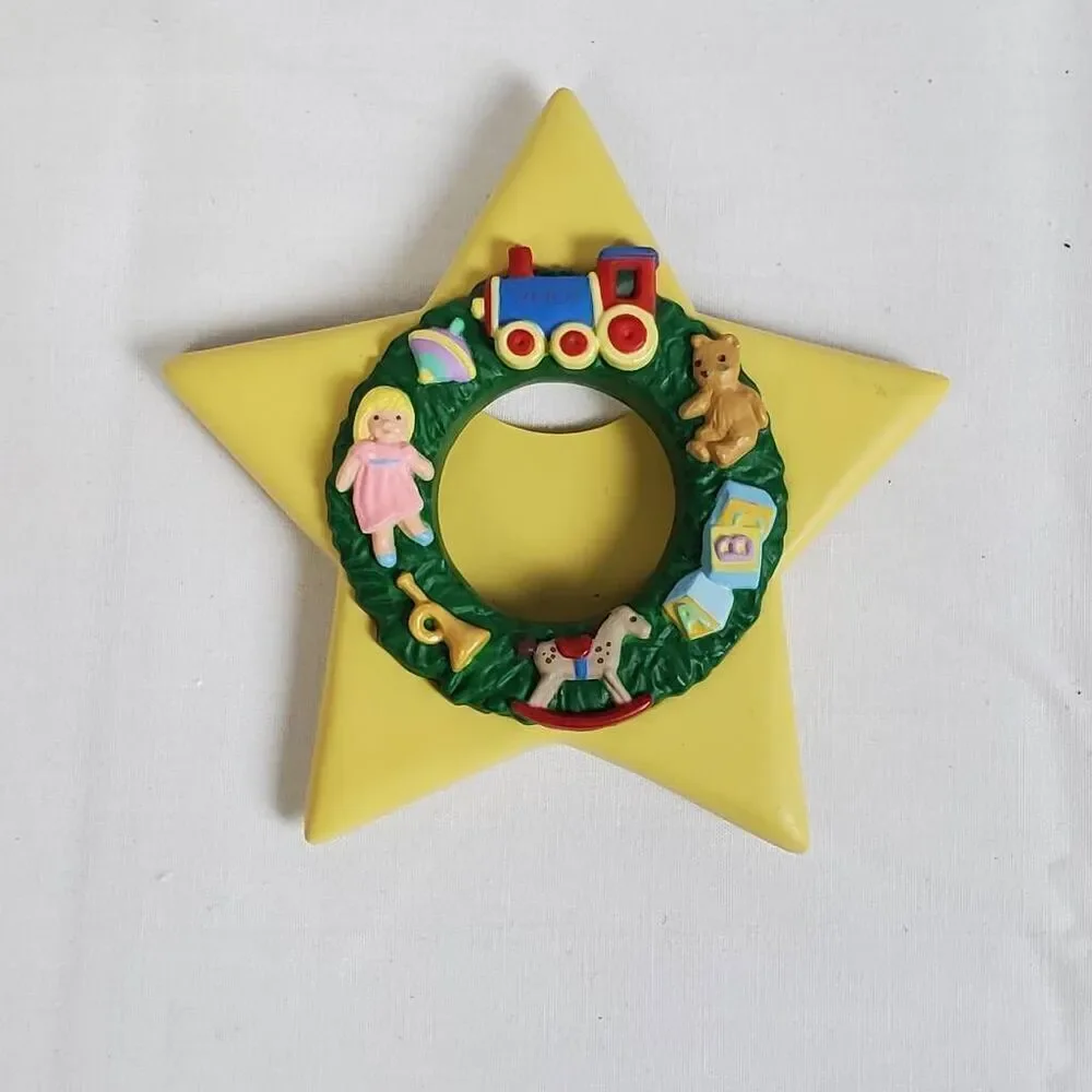 2001 Hallmark “Memories” Star Photo Frame Ornament – Baby Toys Wreath with 2001